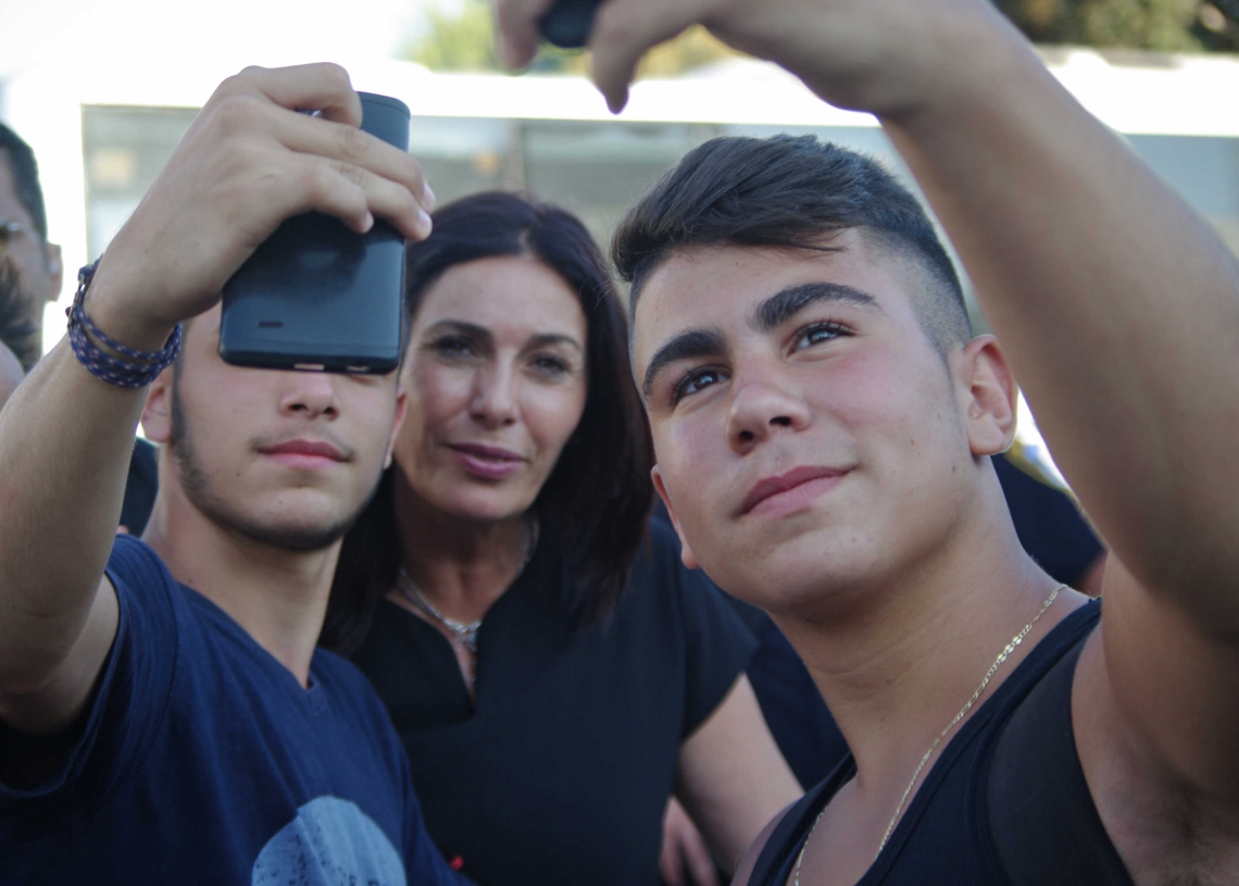 הדבר שבאמת חשוב לשרי הממשלה. סלפי עם מירי רגב