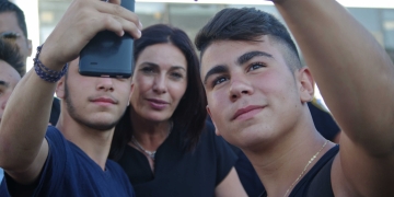 הדבר שבאמת חשוב לשרי הממשלה. סלפי עם מירי רגב