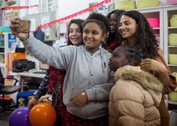 סילבנה מצלמת סלפי | ינואר האחרון