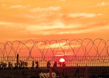 עזה משני צידי המתרס | צילום: בר חפץ