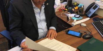 ח"כ מיקי לוי מכחול לבן. הצעות חוק במשקל