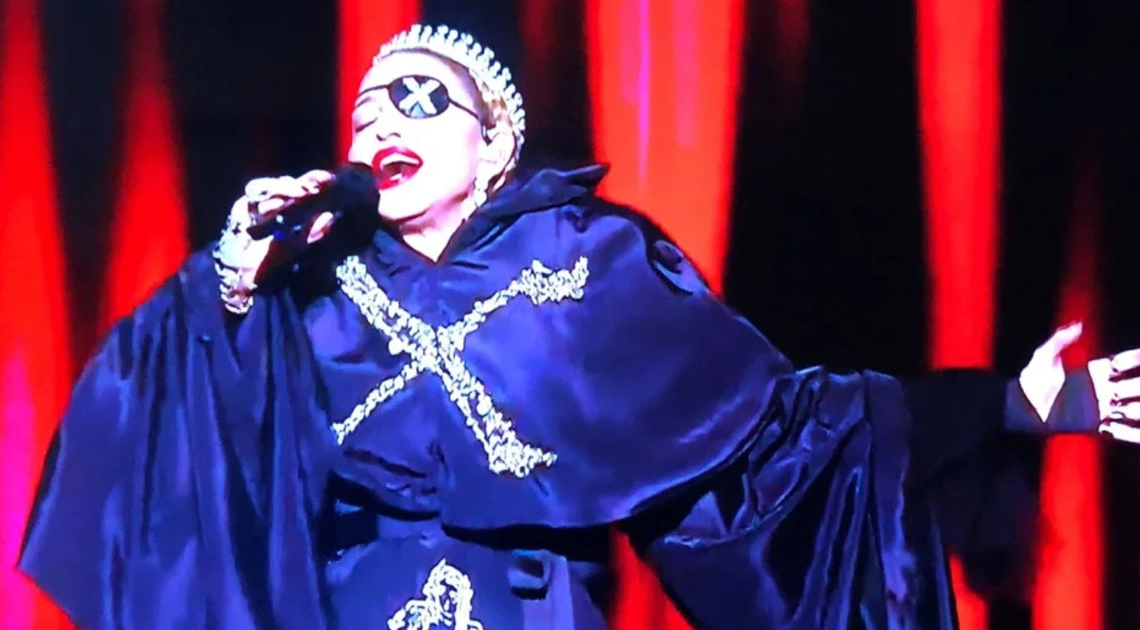 מדונה בהופעה אמש | צילום מסך