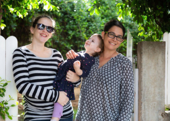 תמונה משפחתית: טלי, טל ויולי | צילום: דפנה טלמון