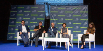 איחודים ומיזוגים. מימין: טל שלו, תמי זנדברג, עפר שלח, אבי גבאי ואיימן עודה | צילום: ארתור לנדה