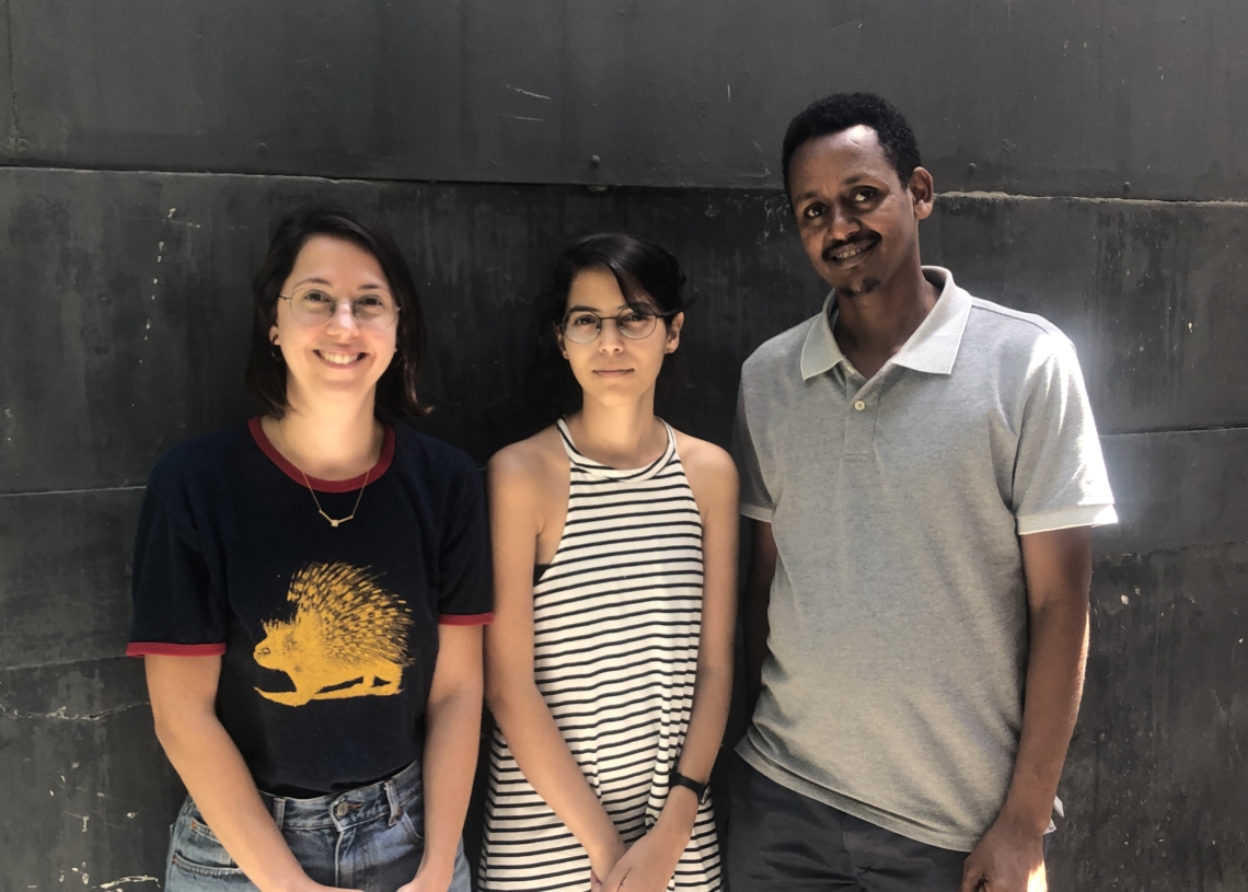 מימין: גבריהיווט (גרא) מלס, הודא קונדוס ואלכסנדרה רוט - עובדי מרכז הסיוע. "מבקשי מקלט נמצאים בלימבו משפטי"