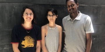 מימין: גבריהיווט (גרא) מלס, הודא קונדוס ואלכסנדרה רוט  - עובדי מרכז הסיוע. "מבקשי מקלט נמצאים בלימבו משפטי"