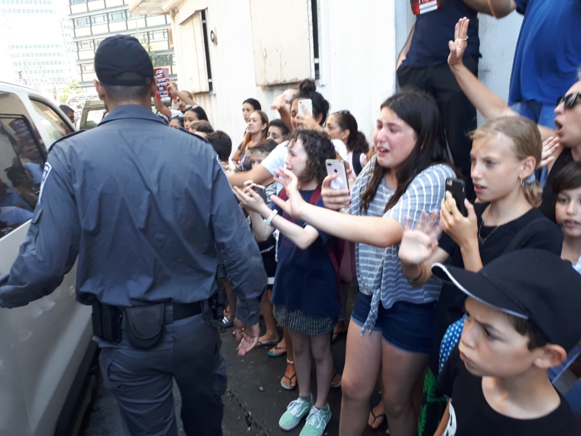 למצולמים אין קשר לכתבה