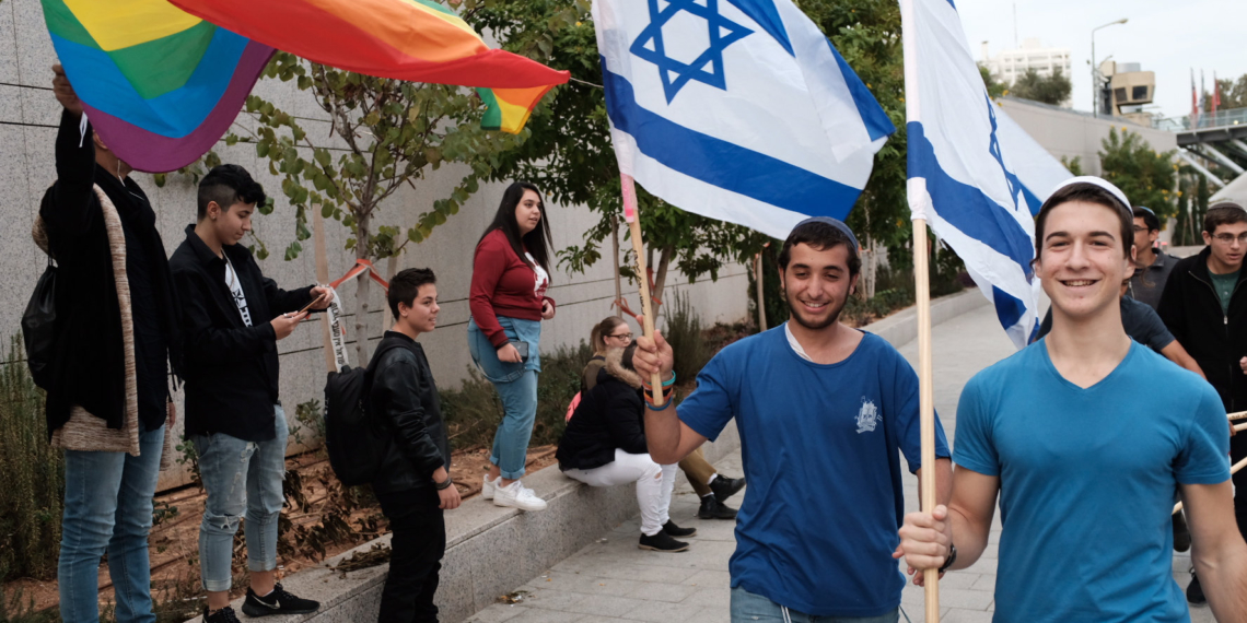 הפגנה נגד משפחות חד מיניות בתל אביב | צילום: תומר נויברג, פלאש 90 (למצולמים אין קשר לכתבה)