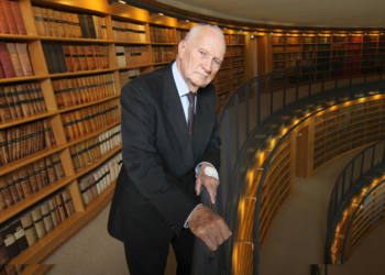 מאיר שמגר, ענק בין גמדים. חבל ארץ צריך להיקרא על שמו: השטחים המוחזקים | צילום: נתי שוחט, פלאש 90