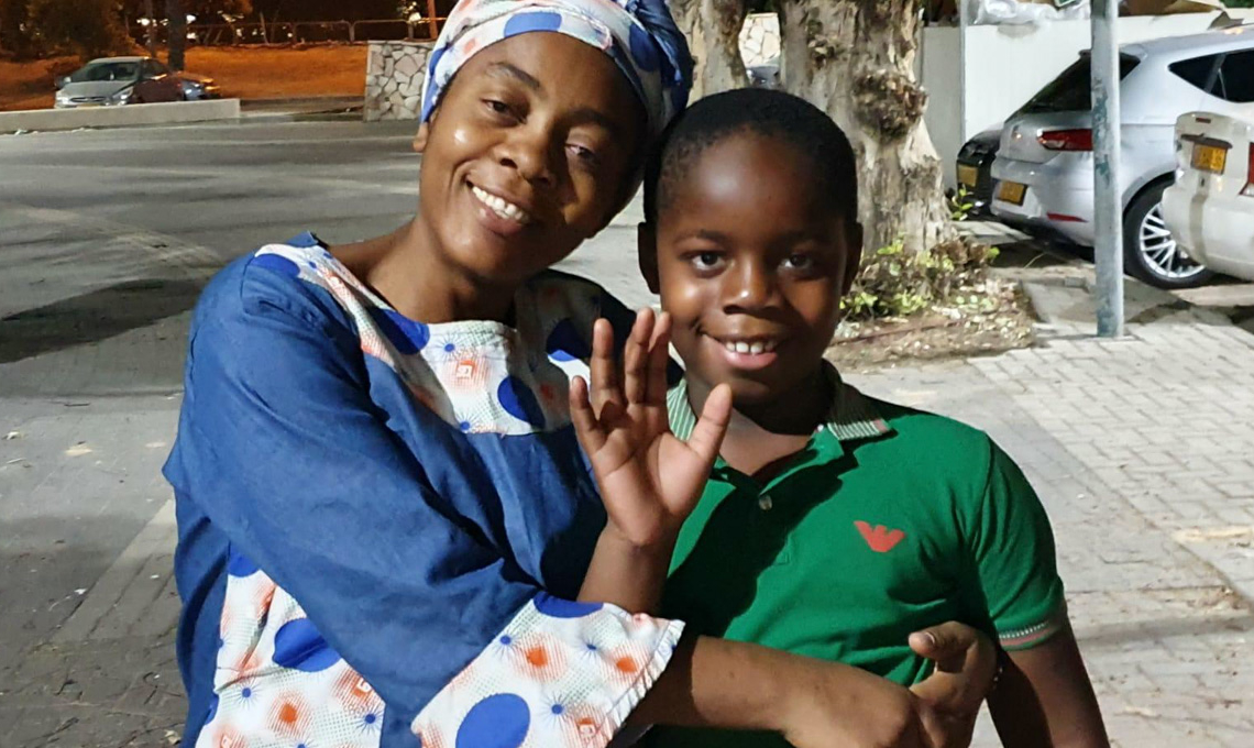 פייבור ואמו אחרי השחרור היום | צילום: UCI