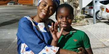 פייבור ואמו אחרי השחרור היום | צילום: UCI