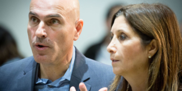 אפי נוה ועו״ד אילנה סקר 2017 | צילום: יונתן זינדל פלאש90