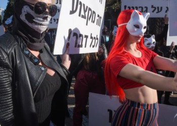 הפגנת החשפניות בשבוע שעבר, לאחר סגירת המועדונים | צילום אבשלום ששון, פלאש 90