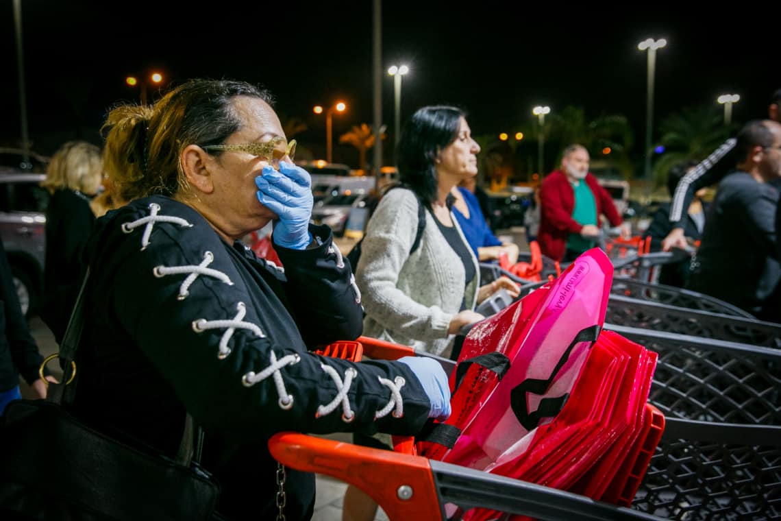 תור בסופר לוי באשדוד בסוף השבוע האחרון | צילום: פלאש 90