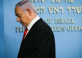 בנימין נתניהו, אמש בסיום מסיבת העיתונאים | צילום: אלכס קולומינסקי, פלאש 90