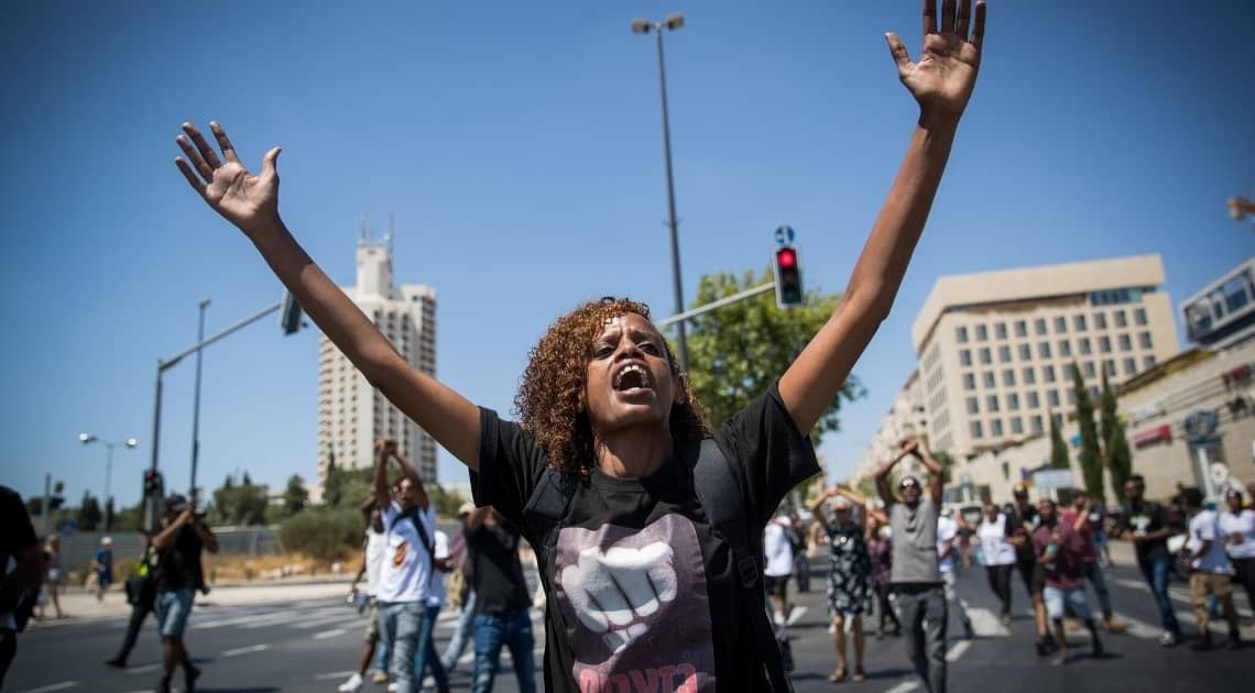 המאבק האתיופי, הפגנות בירושלים בקיץ האחרון | צילום: יונתן זינדל, פלאש 90 (למצולמת אין קשר לכתבה)