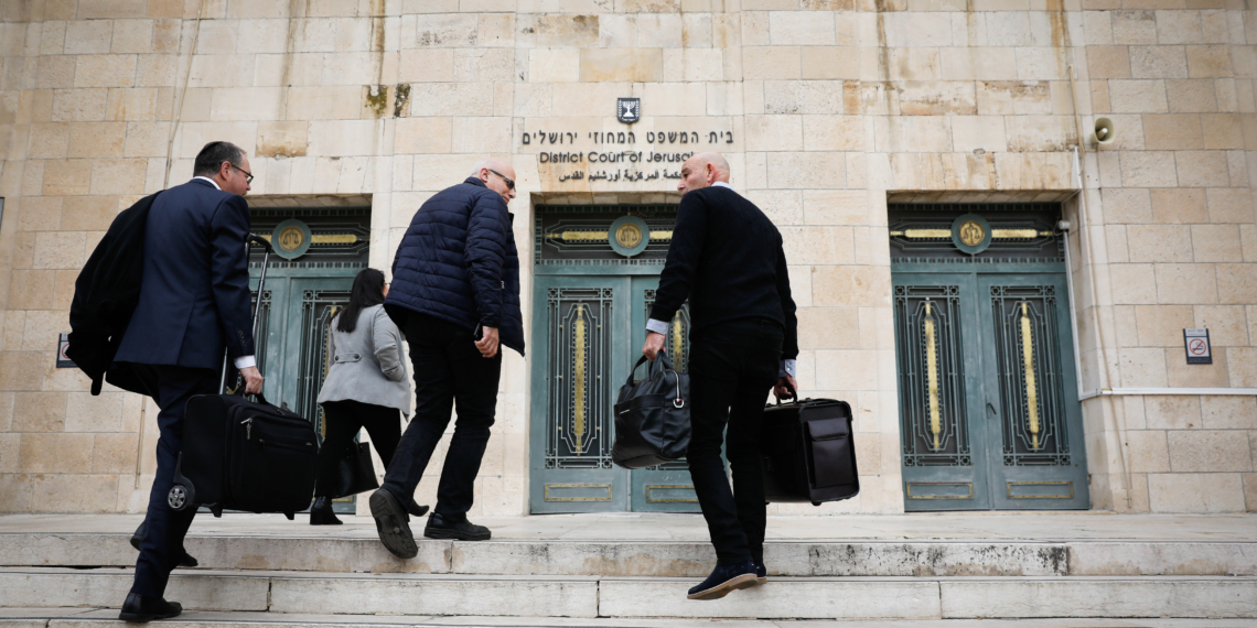 בית המשפט המחוזי בירושלים. ערימות על גבי ערימות של תיקים | צילום: אוליביה פיטוסי, פלאש 90