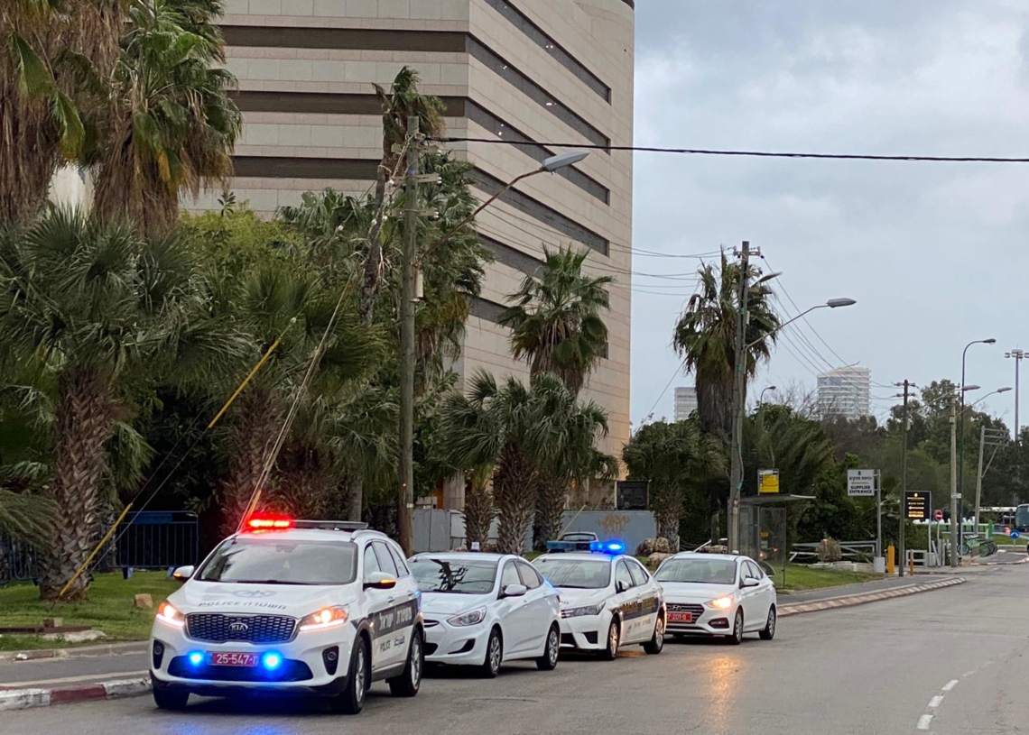 הכניסה למלון דן פנורמה | צילום: עינת פישביין