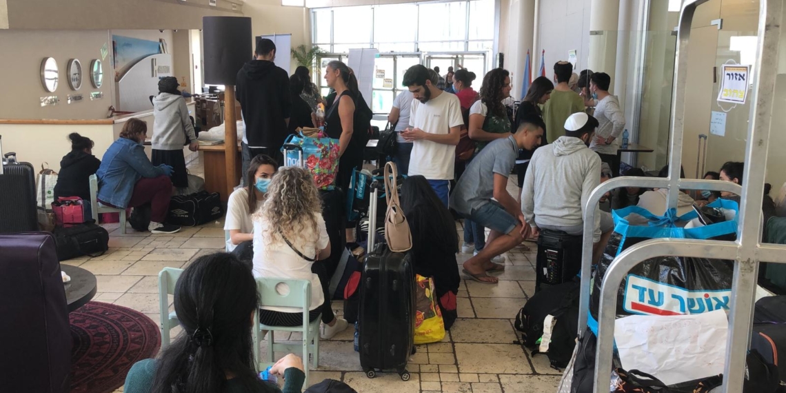 מלון דן פנורמה הבוקר. "מניידים אותנו, מטלטלים אותנו בלי הגיון ובלי הסבר"