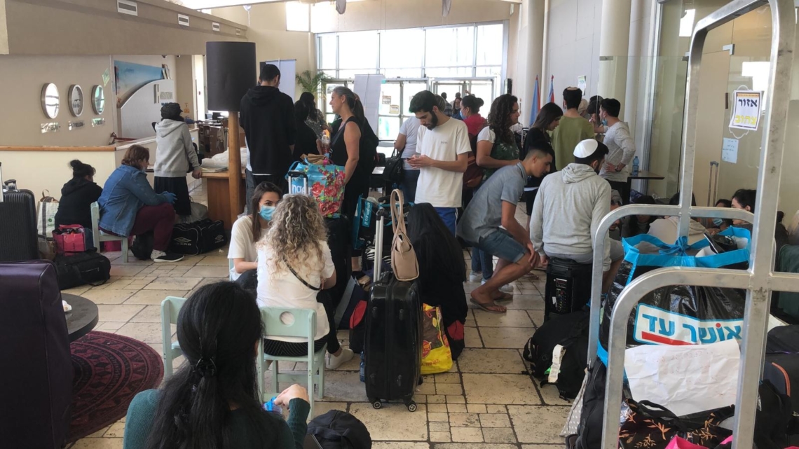 מלון דן פנורמה הבוקר. "מניידים אותנו, מטלטלים אותנו בלי הגיון ובלי הסבר"