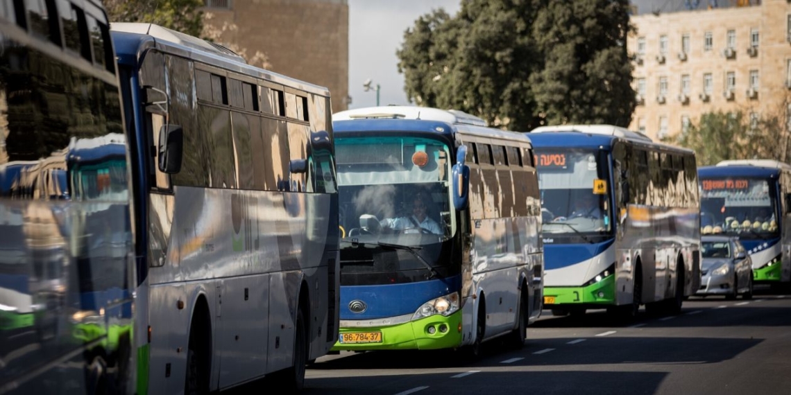 אוטובוסים של קווים. הרעת תנאים משמעותית | צילום: יונתן סינדל, פלאש90