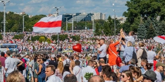 מפגינים בבלארוס | צילום: By Homoatrox - Own work, CC BY-SA 3.0, https://commons.wikimedia.org/w/index.php?curid=93198674