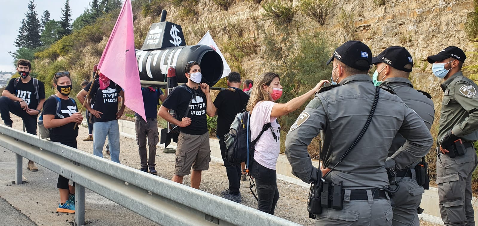 מיצג הצוללות במחלף חמד | צילם: דוברות המשטרה