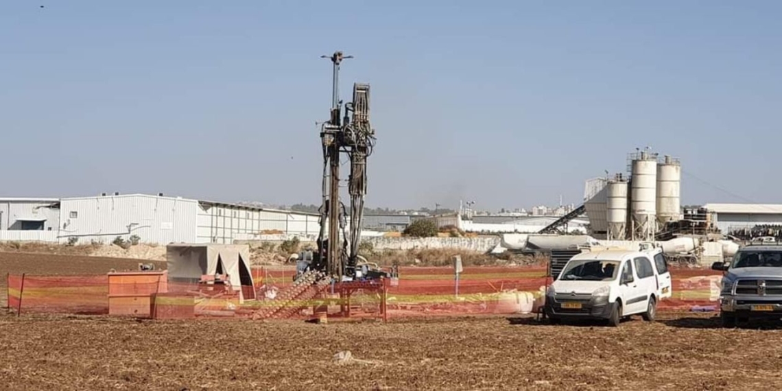 קידוח הניטור באזור שבו אמורה לקום תחנת הכוח קסם