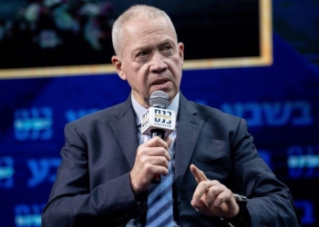 יואב גלנט | צילום: יונתן סינדל, פלאש 90