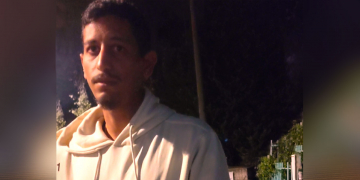 יובל שער בפגישה עם כתבת המקום