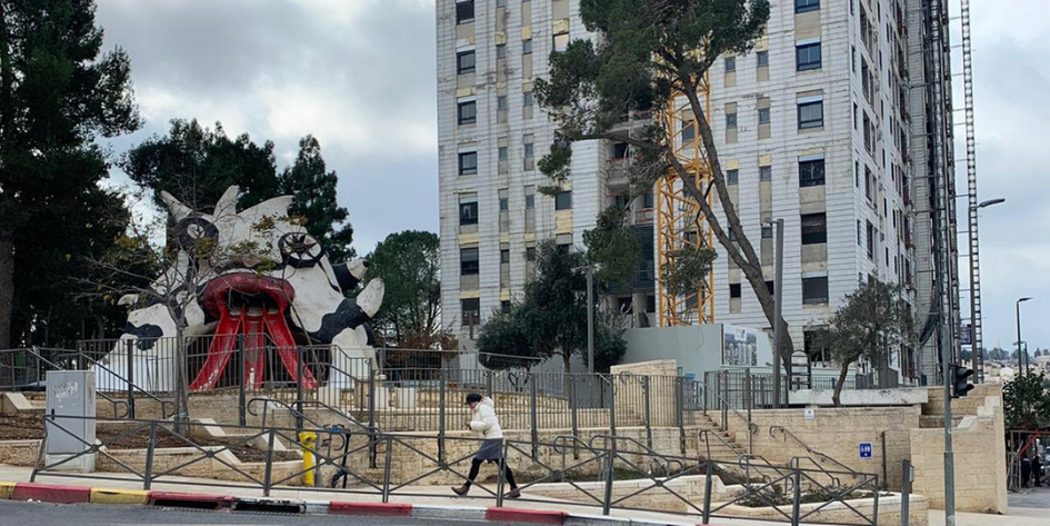 מגדל בבניה בקריית יובל