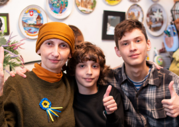 אינה קובלרצ׳יק ובניה סטפן ואבן | צילום: גיא עמיאל