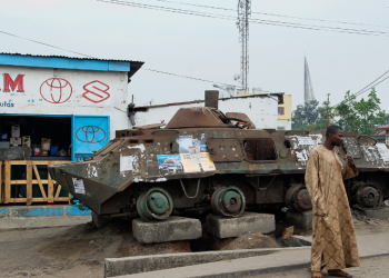 טנק ברחוב בעיירה Brazzaville בקונגו | צילום: שאטרסטוק