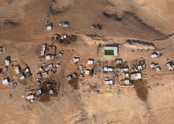 ‎⁨כפר בדואי באזור מדבר יהודה | צילום: שאטרסטוק⁩