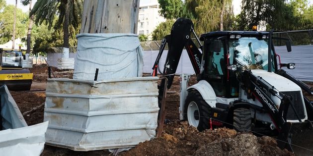 חיות מאחורי ברזנטים. פינת חי בבלי | צילום: איתי רון