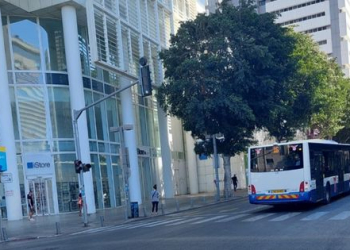 אלנבי פינת רוטשילד, תל אביב