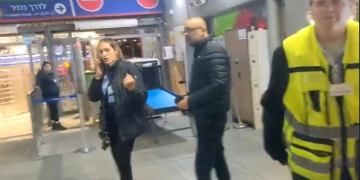 המאבטחת שמנעה כניסה מטלי אוסטרובסקי,