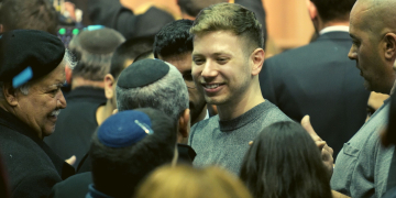 יאיר נתניהו לאחר שנודעו תוצאות הבחירות ב-2020 | צילום: גילי יערי, פלאש 90