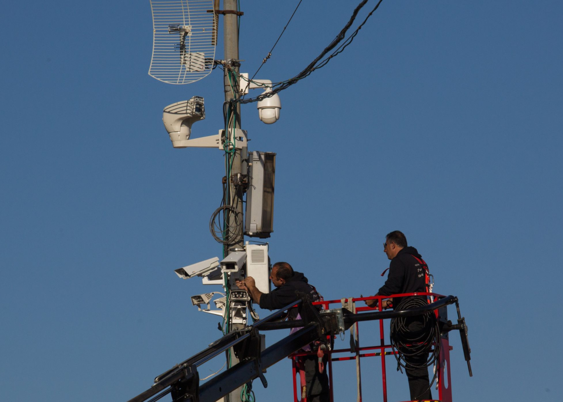 התקנת מצלמות בירושלים | צילום: נתי שוחט, פלאש90