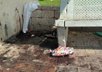 תחנת אוטובוס בשדרות שבה נרצחו 13 גימלאים | צילום: דור זומר