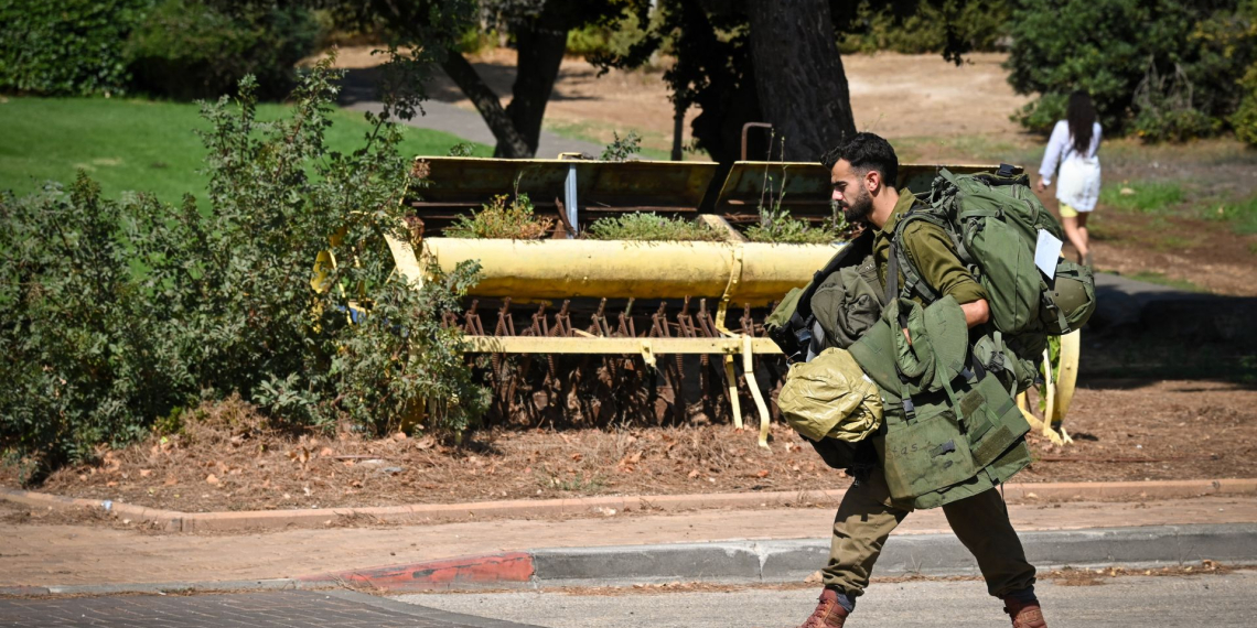 חייל בקיבוץ סמוך לגבול הצפון | צילום: מיכאל גלעדי, פלאש 90