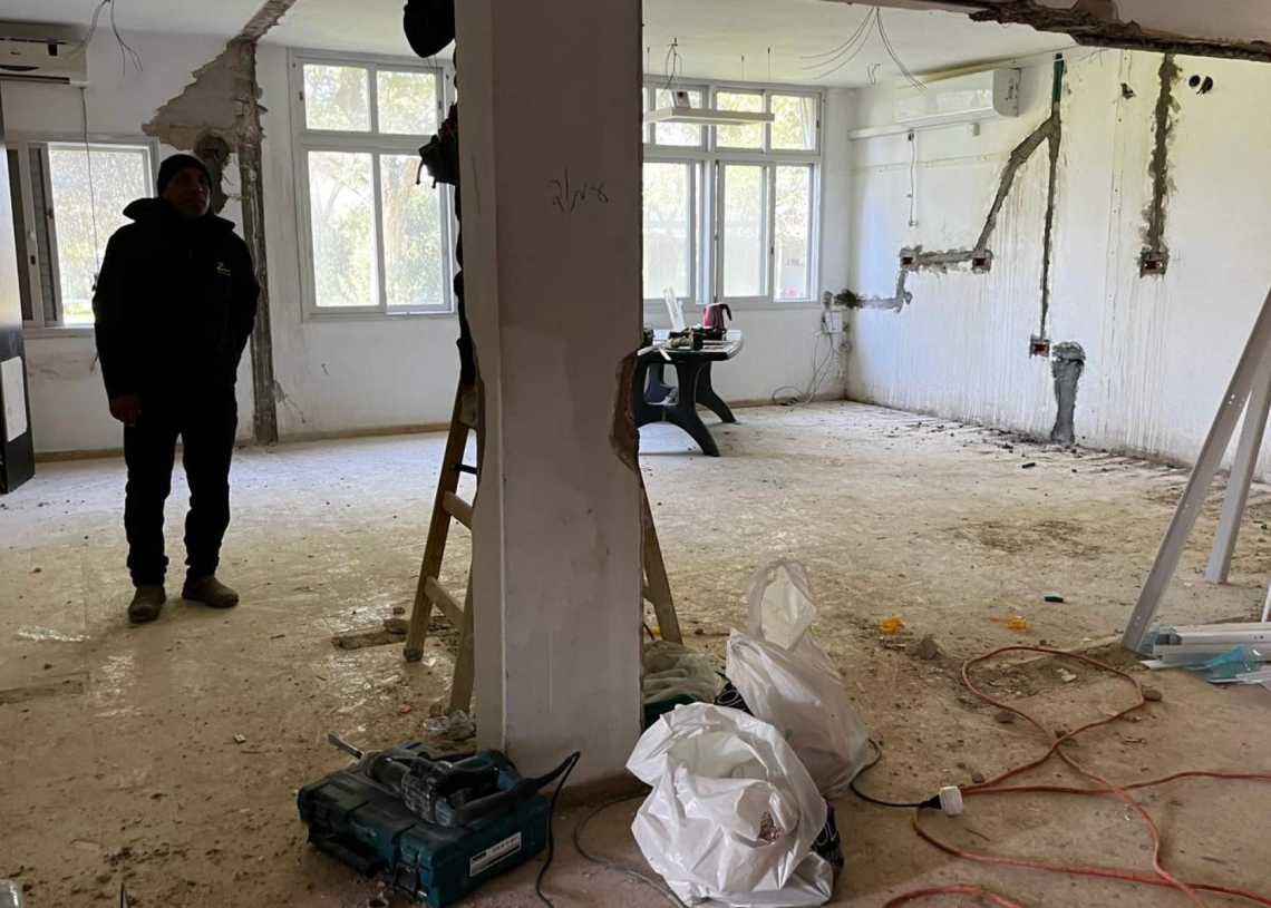 השיפוצים בקיבוץ גדות | צילום: דפני לידור