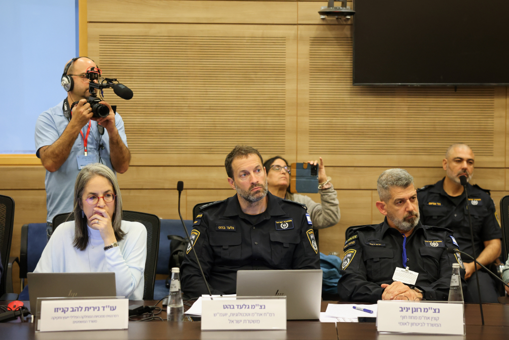 נציגי המשטרה בדיון הבוקר, אף קצין בכיר לא הגיע | צילום: נועם מושקוביץ׳ דוברות הכנסת