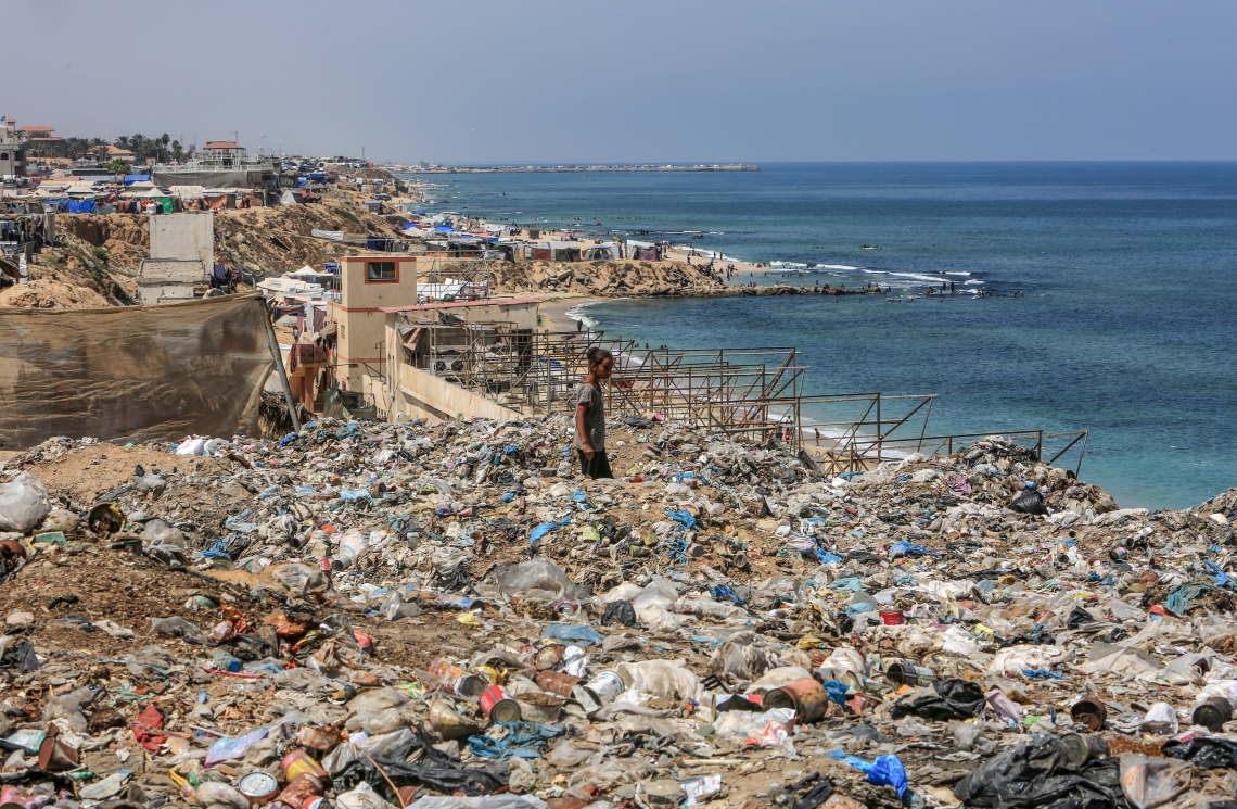 חוף הים בדיר אל-בלאח שבעזה, בשבוע שעבר | צילום: עאבד רחים קאטיב, פלאש 90