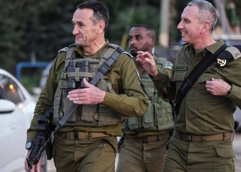 הרמטכ״ל הלוי ודובר צה״ל, דניאל הגרי, המשמש כממונה על חופש מידע ומסרב למסור את המידע | צילום: פלאש 90