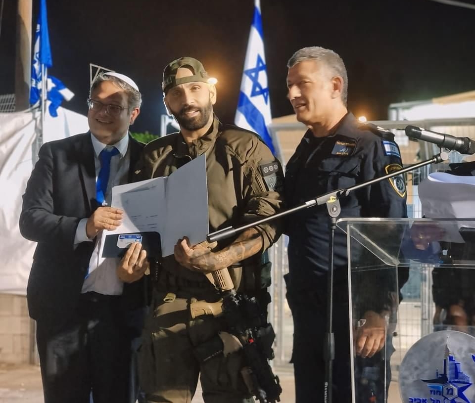 ״אתמול קיבלתי דרגת פקד!״. אליאסי לאחר קבלת הדרגה | צילום: מתוך הפרסום בפייסבוק, לפי סעיף 27 א׳