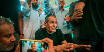 פרחאן אלקאדי ובני משפחתו ביום חילוצו מהשבי | ג׳מאל עווד, פלאש 90