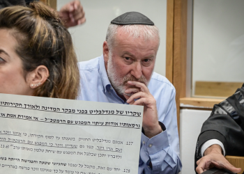 מנדלבליט השבוע בבית המשפט המחוזי ת״א בניסיון למנוע את פרסום הקלטותיו עם אפי נוה | צילום: אפשרות ברד