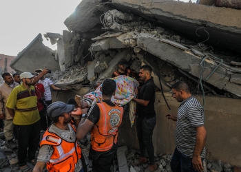 היקפי המוות גדולים בהרבה ממה שצה״ל  או גופי ההצלה העזתים יכולים לשאת | צילום:  Abed Rahim Khatib/Flash90