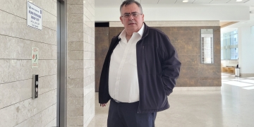 ח"כ דוד ביטן בבית המשפט המחוזי בלוד, דצמבר 2024 (צילום: איתמר ב"ז)